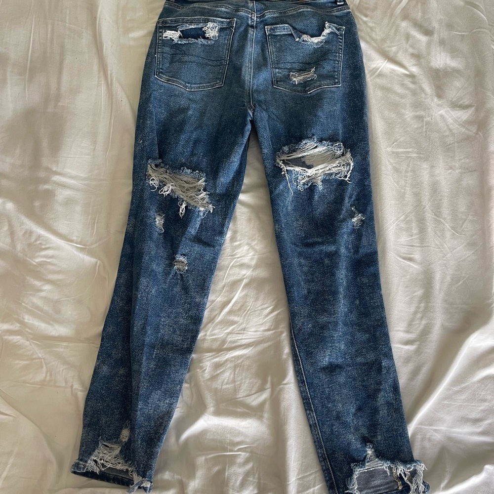 American Eagle Distressed Mom Jean